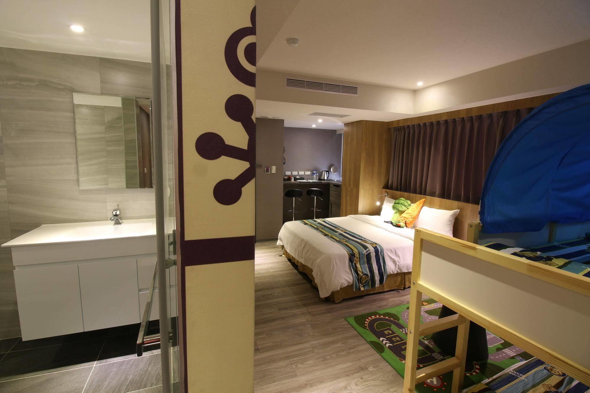 Blue Coast Hotel Гаосюн Екстер'єр фото